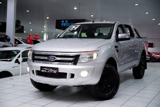 FORD RANGER 3.2 XLT 4X4 CD 20V DIESEL 4P AUTOMÁTICO FORD RANGER 3.2 XLT 4X4 CD 20V DIESEL 4P AUTOMÁTICO
